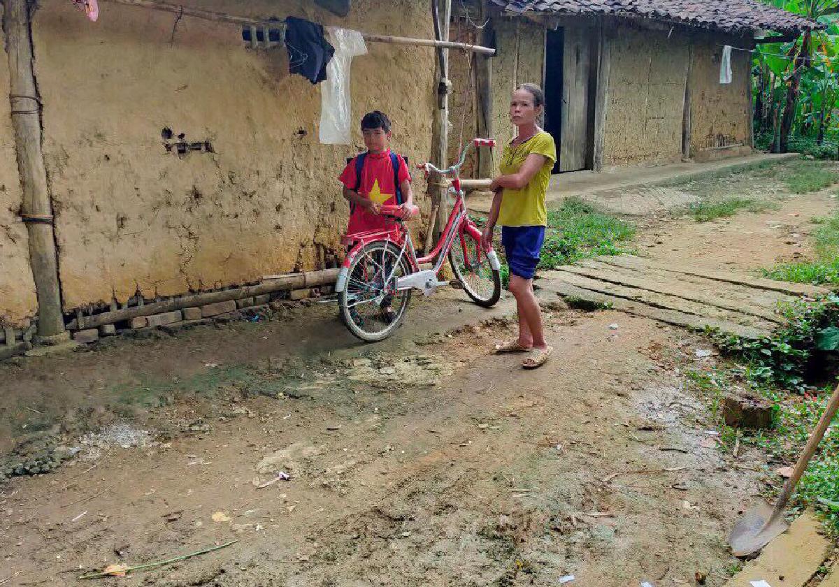 TẾT THIẾU NHI TRAO YÊU THƯƠNG CHO EM